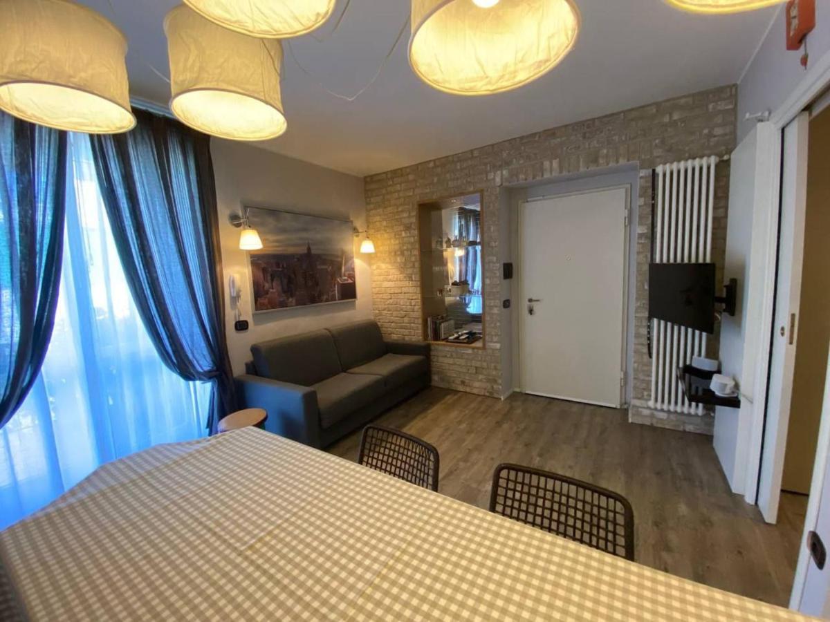 Desenzano Luxury Apartment Desenzano del Garda Exterior foto