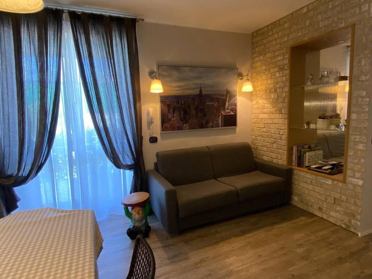 Desenzano Luxury Apartment Desenzano del Garda Exterior foto